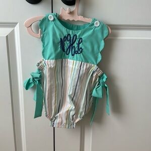 Sage and Lily Bubble